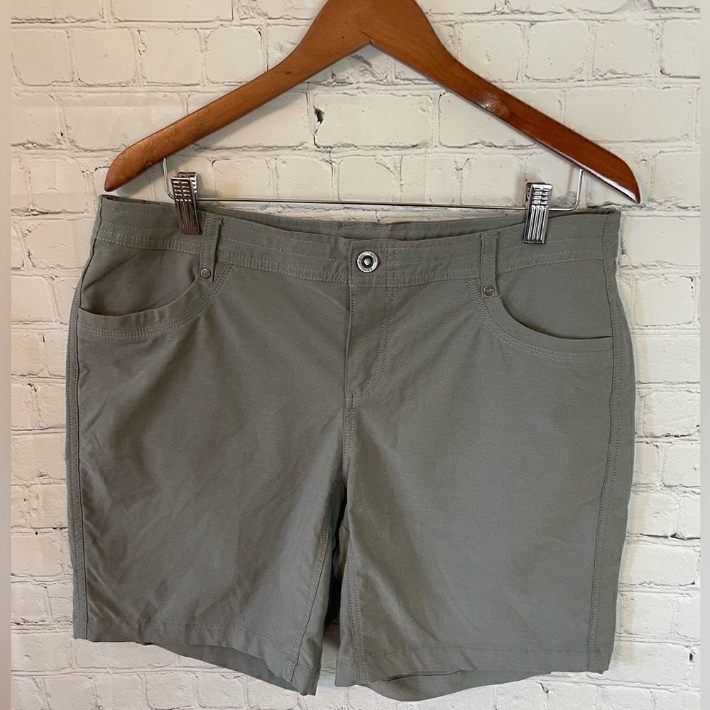 Kuhn Gray Bermuda Shorts Size14